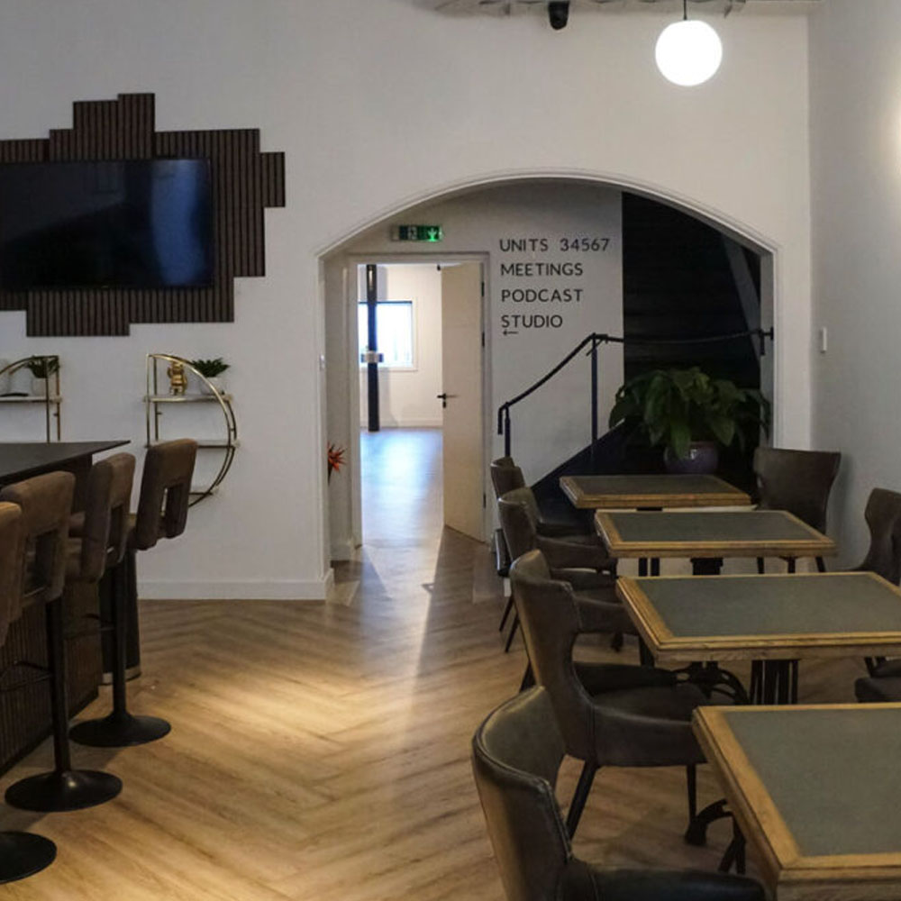 Platform 26 Business Lounge